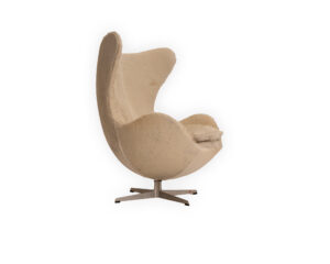 Pair of Ame Jacobsen Egg Chairs for Fritz Hansen